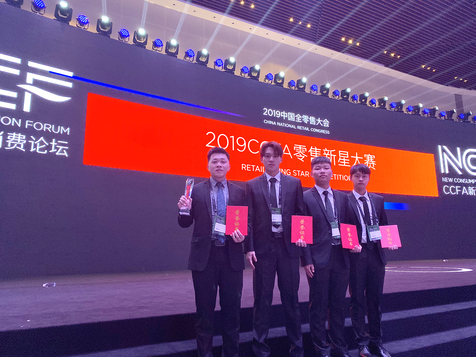 947987526.jpg 947987526.jpg