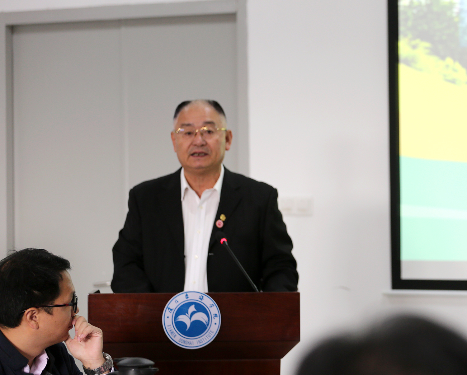 LONG5621.JPG LONG5621.JPG